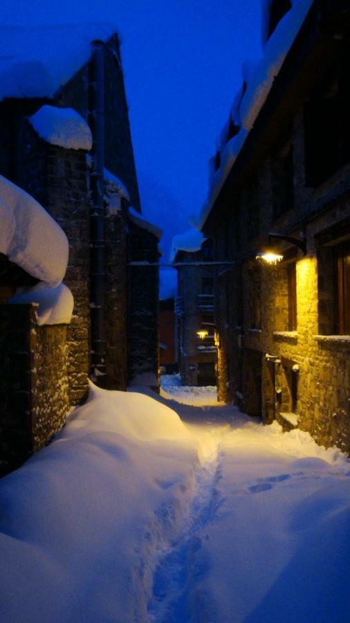 Edif. La Corona El Pueyo de Jaca Kültér fotó